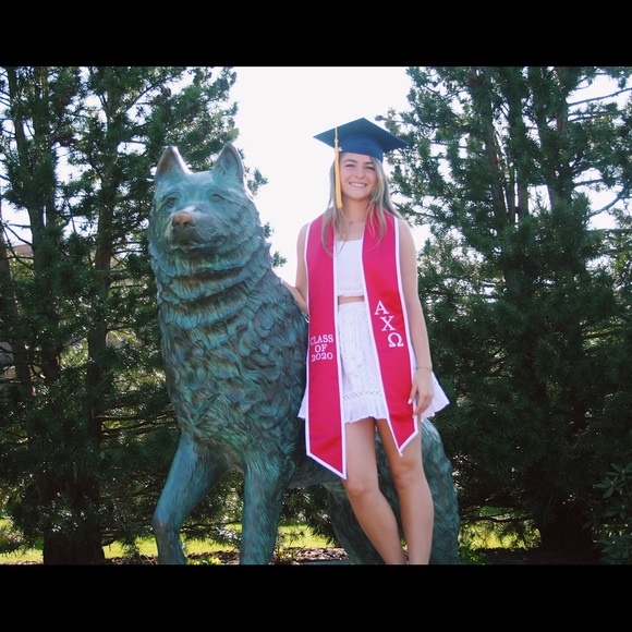 Meet your Posher, Alyssa - Picture 1 of 1